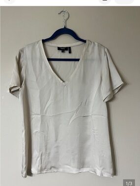 Theory V-Neck Short Sleeve Top in Off-White/Cream